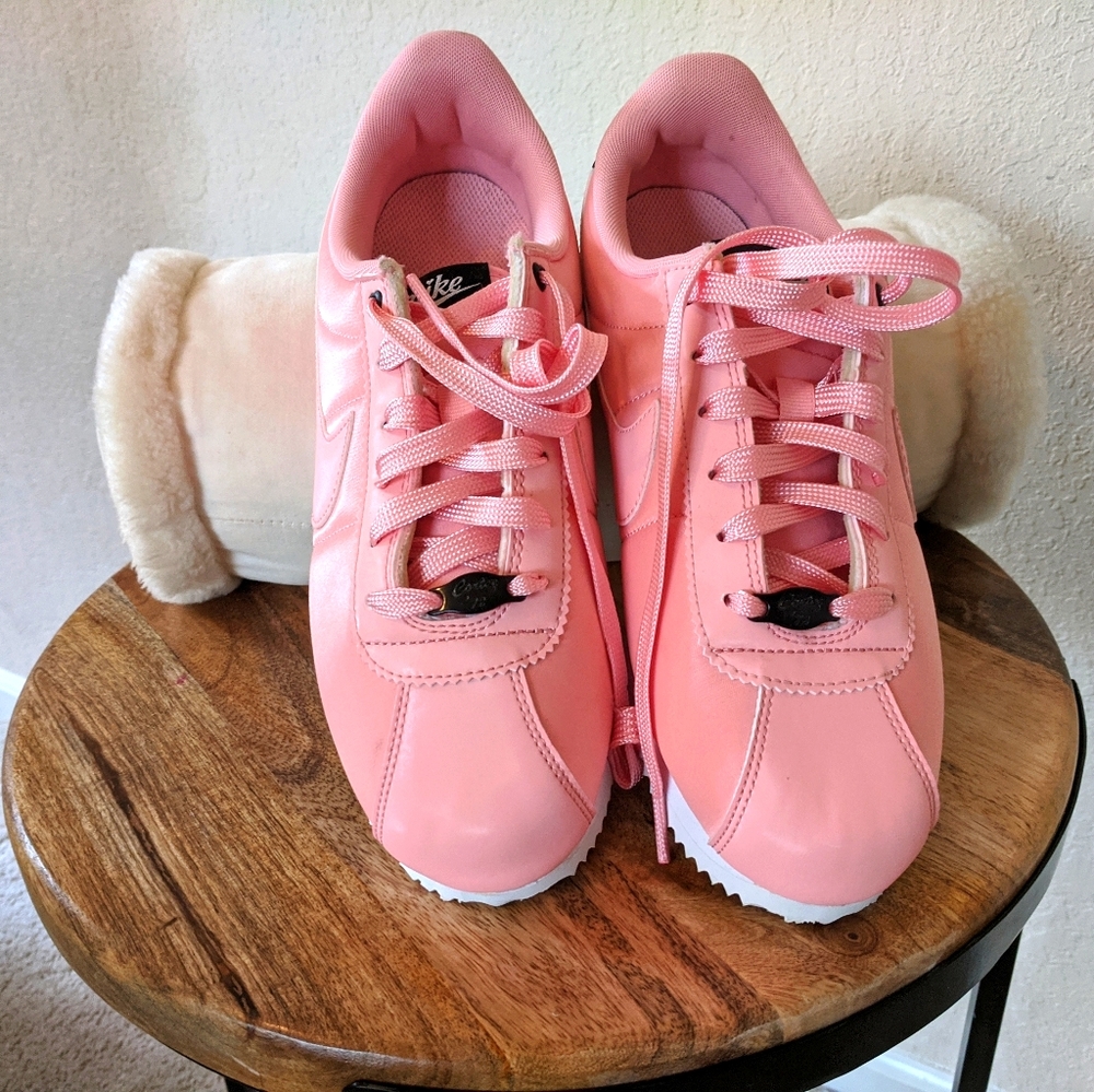 72' pink Córtese Nike